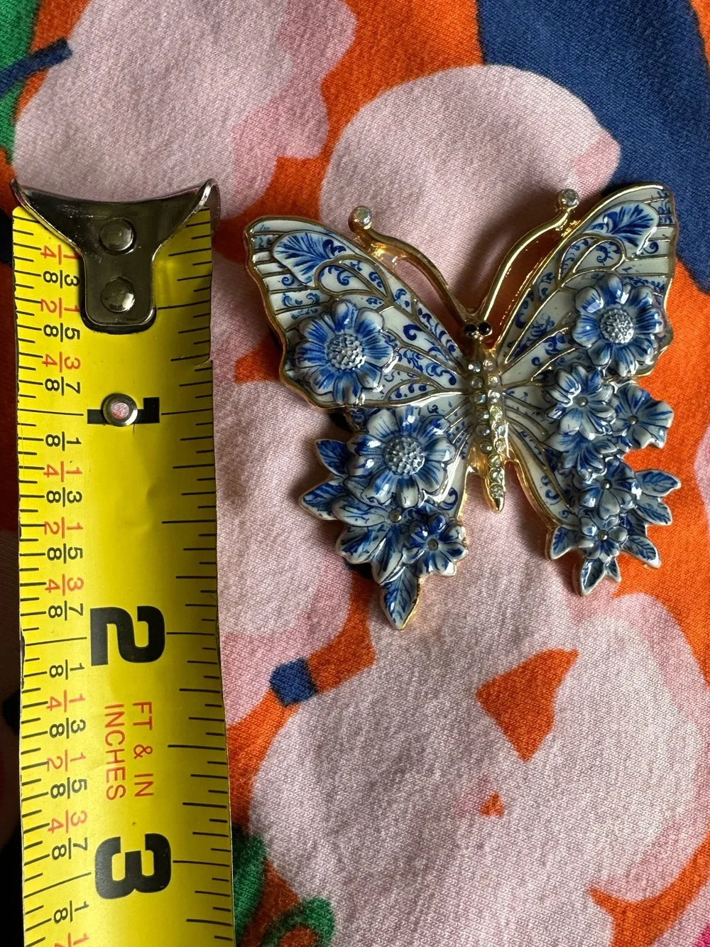 🦋 Blue White Floral Butterfly Brooch Pin Gold Tone Rhinestone Porcelain Look